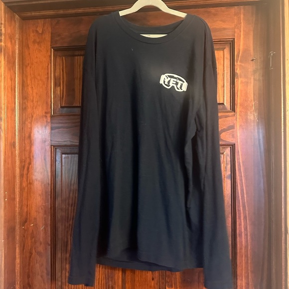 Yeti Black Long Sleeve Tee Casual Crew Neck - Picture 1 of 3